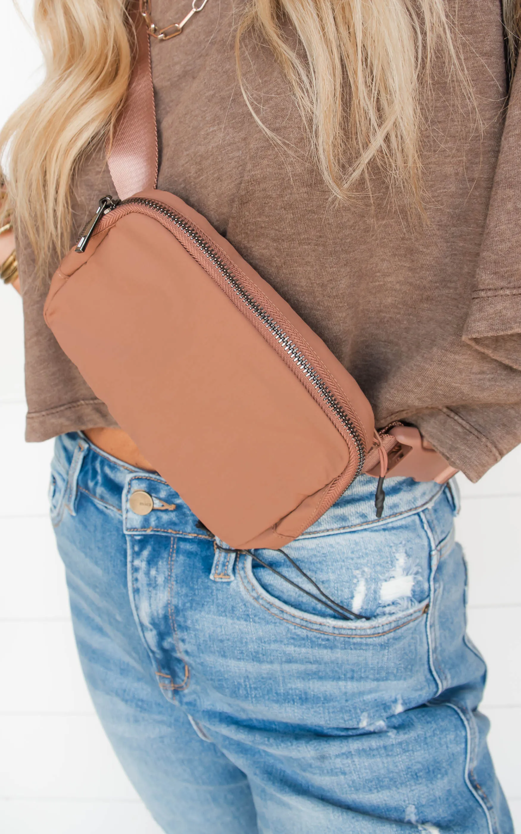 BHB DOORBUSTER: Sara's Everywhere Belt Bag - Light Brown