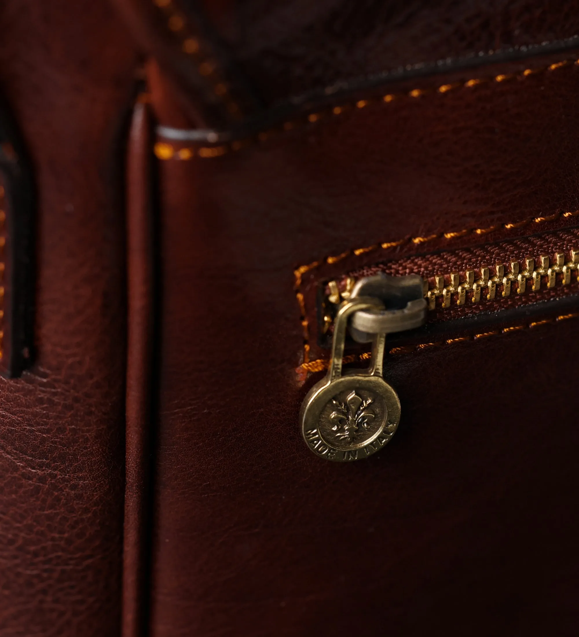 Full Grain Italian Leather Messenger Bag – The Stranger