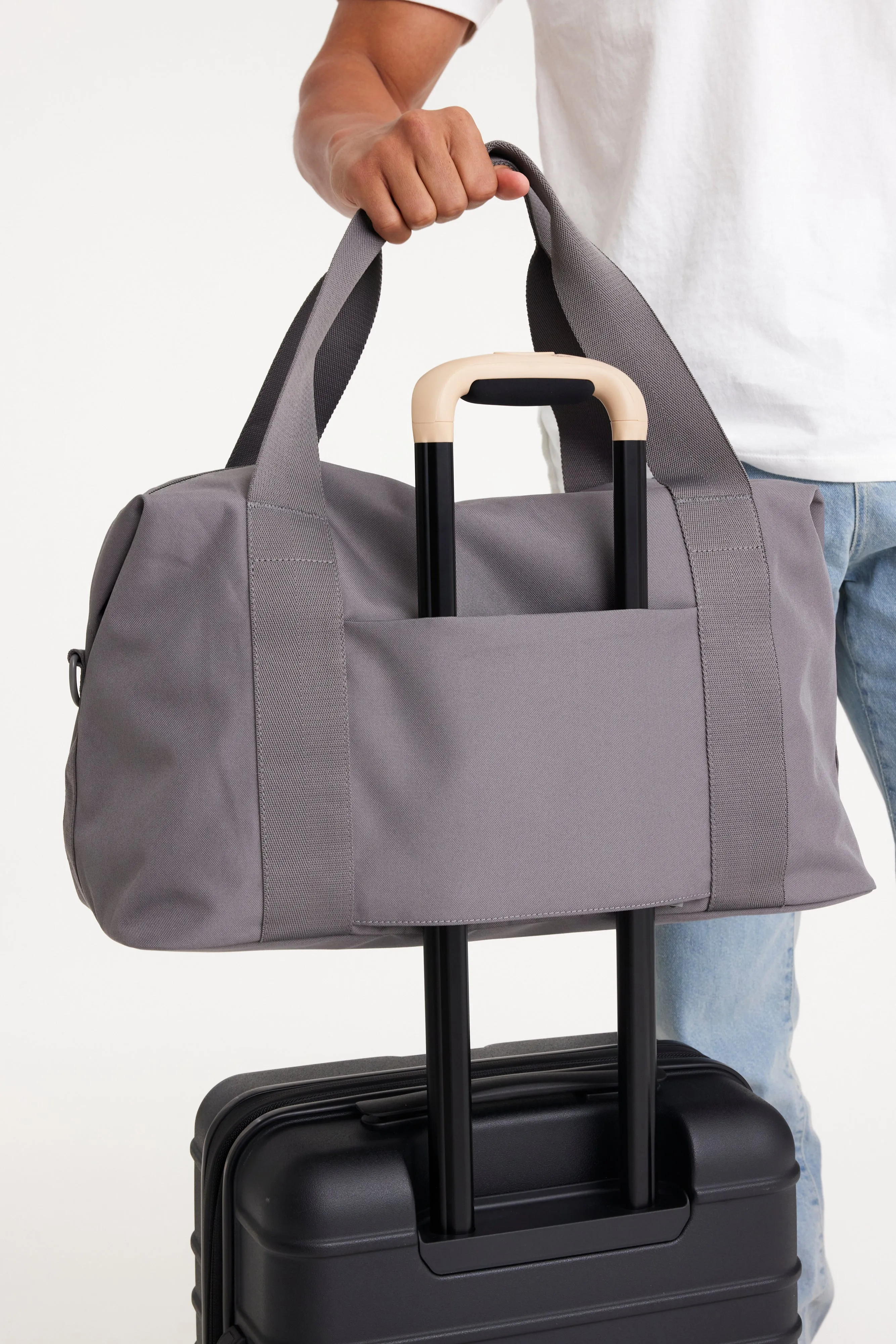 The BÉISics Duffle in Grey